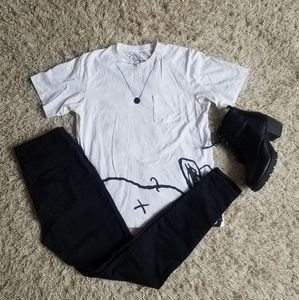 UNIQLO KAWS X PEANUTS Snoopy T-shirt